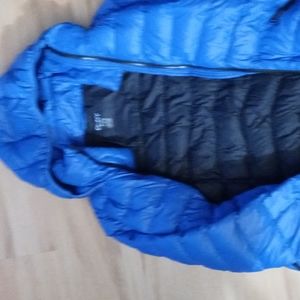 Womens size large DKNY packable Jacket